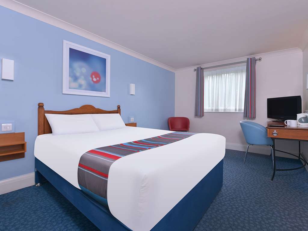 Travelodge Cardiff Whitchurch Room photo